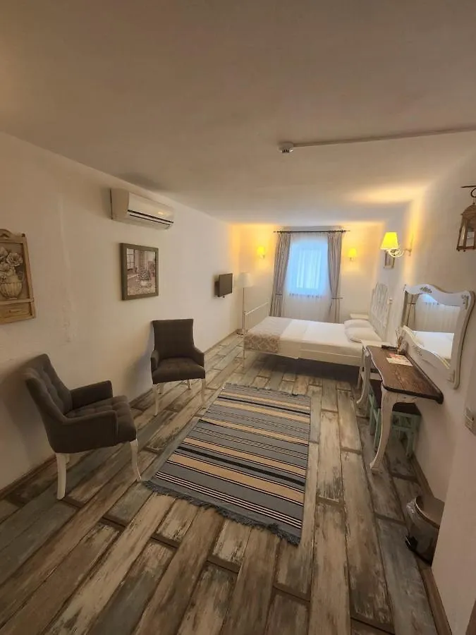 Tarcin Alacati Otel